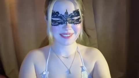 Snapshot of pawsclawss chatting on October 15, 2025, 4:18 pm PawsClawss online show from October 15, 2025, 4:18 pm