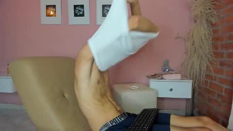 peach tyron online show from January 15, 2025, 7:55 pm