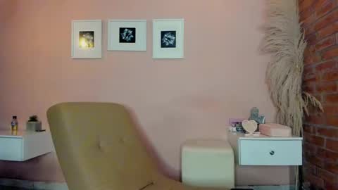 peach tyron online show from February 4, 2025, 1:45 am