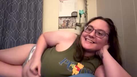 Snapshot of peachesbestfriend chatting on May 16, 2026, 10:36 am peachesbestfriend online show from May 16, 2026, 10:36 am