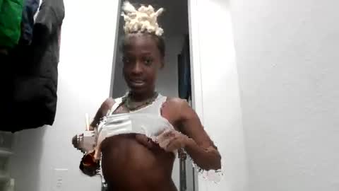 Peach online show from March 31, 2026, 11:05 pm