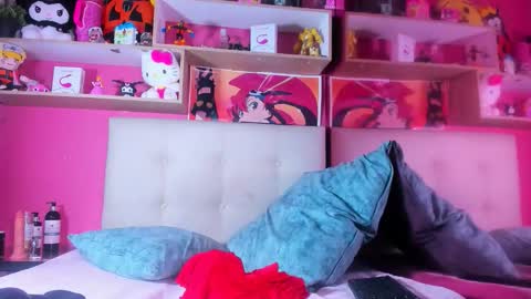 peachrougeh online show from February 4, 2026, 2:56 pm