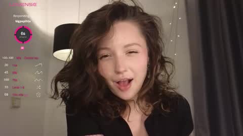 Snapshot of peachvibes chatting on February 21, 2025, 9:00 pm Lili online show from February 21, 2025, 9:00 pm