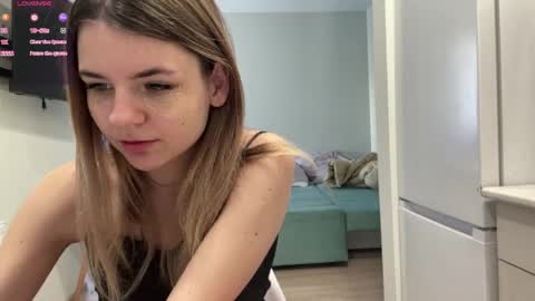 Snapshot of peachy_keens chatting on April 17, 2026, 1:47 pm Peachy online show from April 17, 2026, 1:47 pm