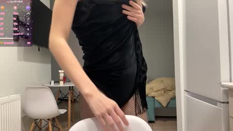 Snapshot of peachy_keens chatting on April 21, 2026, 4:45 pm Peachy online show from April 21, 2026, 4:45 pm
