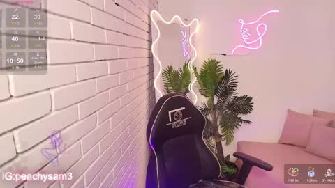 peachy_tay online show from November 25, 2025, 11:43 am