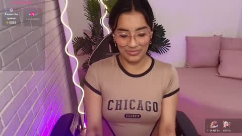 peachy_tay online show from December 18, 2025, 12:00 pm