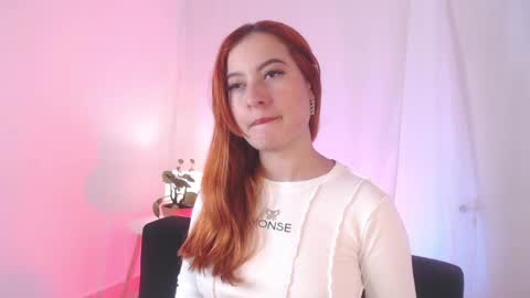 Snapshot of pear__moon chatting on January 30, 2025, 1:44 am LILLY online show from January 30, 2025, 1:44 am