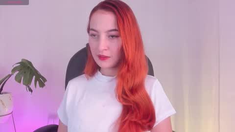 Snapshot of pear__moon chatting on November 15, 2025, 11:54 pm LILLY online show from November 15, 2025, 11:54 pm