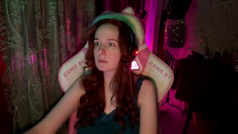 Snapshot of pearlprincess_ chatting on June 26, 2026, 3:49 pm Adelina online show from June 26, 2026, 3:49 pm