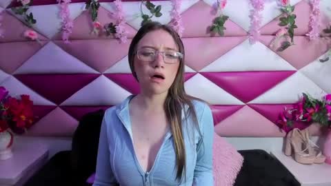 Snapshot of peerl4 chatting on April 8, 2026, 3:23 pm peerl4 online show from April 8, 2026, 3:23 pm