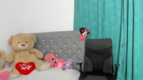 penelope_fox29 online show from April 27, 2026, 4:27 pm