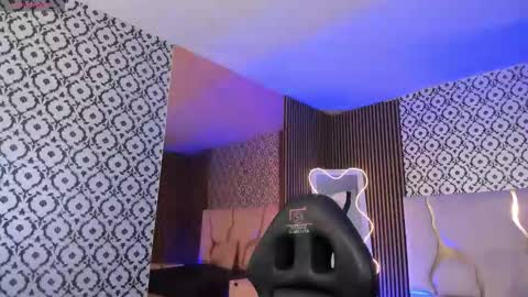 penelope online show from December 19, 2025, 3:13 am