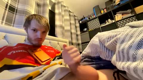 Penguin online show from February 8, 2026, 11:41 pm