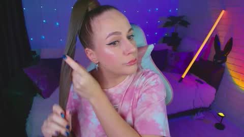 Snapshot of pepper_cat chatting on November 9, 2025, 12:03 pm Dia online show from November 9, 2025, 12:03 pm