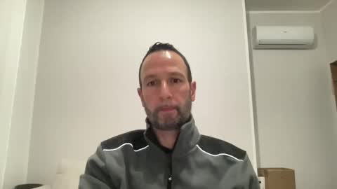 Snapshot of peppinslosqualo chatting on February 19, 2025, 5:27 am peppinslosqualo online show from February 19, 2025, 5:27 am