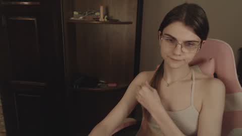 Snapshot of peralez_f chatting on January 11, 2025, 8:22 am Farida online show from January 11, 2025, 8:22 am