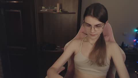 Snapshot of peralez_f chatting on January 15, 2025, 1:45 am Farida online show from January 15, 2025, 1:45 am