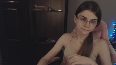 Snapshot of peralez_f chatting on January 21, 2025, 2:11 am Farida online show from January 21, 2025, 2:11 am