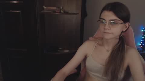 Snapshot of peralez_f chatting on January 22, 2025, 12:06 am Farida online show from January 22, 2025, 12:06 am