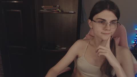 Snapshot of peralez_f chatting on January 25, 2025, 9:14 pm Farida online show from January 25, 2025, 9:14 pm