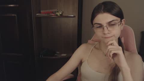 Snapshot of peralez_f chatting on February 7, 2025, 7:49 pm Farida online show from February 7, 2025, 7:49 pm