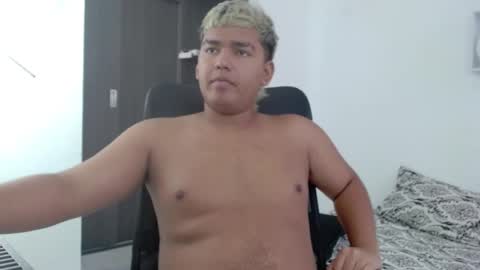 percibal_junior1 online show from January 12, 2025, 9:29 pm