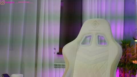 Dee online show from March 5, 2026, 3:41 pm