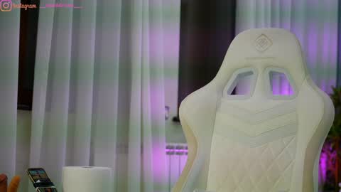 Dee online show from March 12, 2026, 4:13 pm