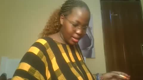 Snapshot of periwinkle20 chatting on November 14, 2025, 11:35 pm Taurus online show from November 14, 2025, 11:35 pm