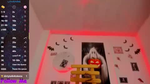 Snapshot of perla_hott1 chatting on October 24, 2025, 7:32 pm Perla online show from October 24, 2025, 7:32 pm