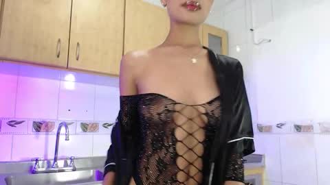 Snapshot of perla_st chatting on October 22, 2025, 6:51 pm Perla online show from October 22, 2025, 6:51 pm