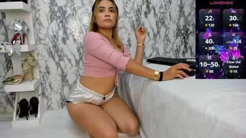 Snapshot of perla_thompson1 chatting on February 16, 2025, 9:59 pm Perla Thompson online show from February 16, 2025, 9:59 pm