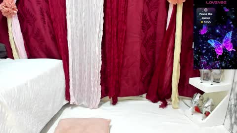 Snapshot of perla_thompson1 chatting on October 24, 2025, 9:22 pm Perla Thompson online show from October 24, 2025, 9:22 pm