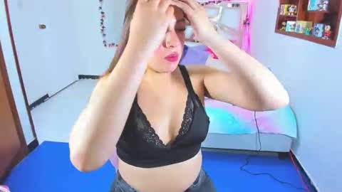 Snapshot of perlabeautiful chatting on October 31, 2025, 1:17 am PERLA online show from October 31, 2025, 1:17 am