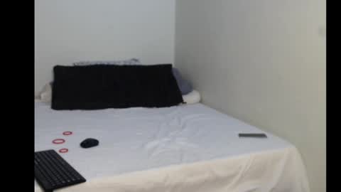 perrosoxxx online show from December 19, 2024, 10:45 am