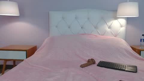 Persefone  online show from March 16, 2026, 11:36 am