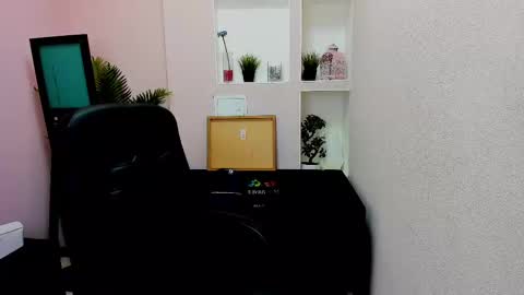 horror flying on the wings of the night.... online show from February 9, 2025, 5:50 am