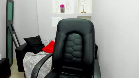 horror flying on the wings of the night.... online show from April 5, 2026, 10:45 am