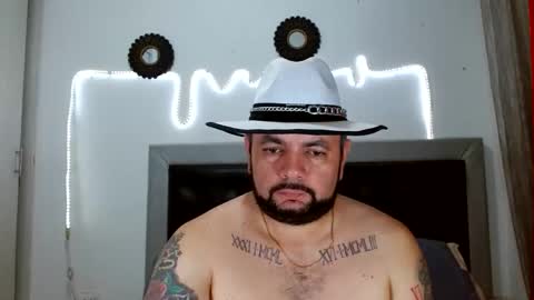 Snapshot of perverseveteranmanxxx chatting on October 18, 2025, 4:37 am Carlos online show from October 18, 2025, 4:37 am