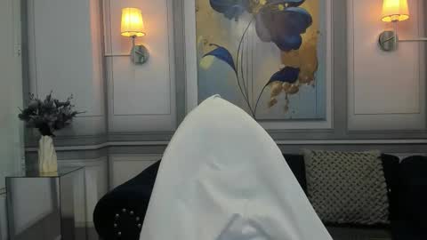 Mia online show from February 11, 2026, 10:09 am