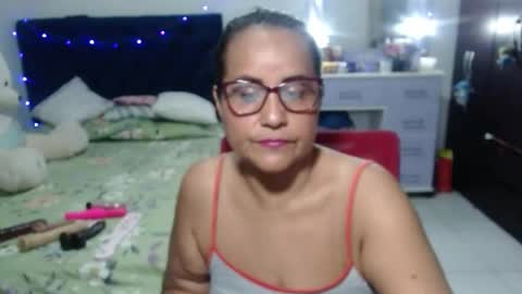 Snapshot of pervert_mommy_x chatting on March 14, 2026, 11:15 am SAMY online show from March 14, 2026, 11:15 am