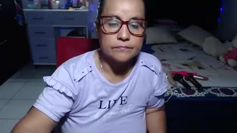 Snapshot of pervert_mommy_x chatting on June 27, 2026, 10:42 am SAMY online show from June 27, 2026, 10:42 am