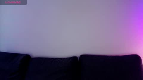 Isabella online show from December 2, 2025, 11:37 am