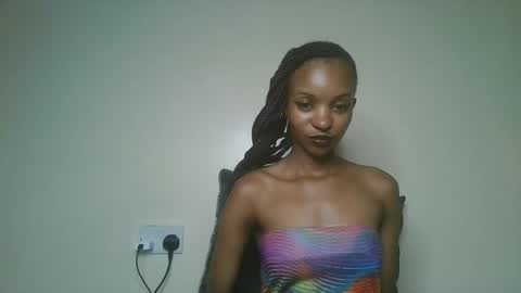 Snapshot of petal_palette chatting on May 13, 2026, 7:06 am Lolly online show from May 13, 2026, 7:06 am