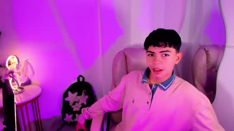 Snapshot of peter_chase chatting on November 1, 2025, 6:21 pm Peter online show from November 1, 2025, 6:21 pm