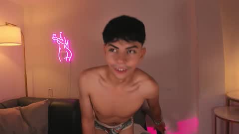 Snapshot of peter_chase chatting on November 13, 2025, 6:40 pm Peter online show from November 13, 2025, 6:40 pm