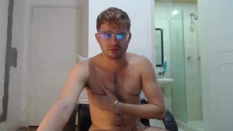 Snapshot of peter_x_annaud chatting on February 5, 2025, 10:22 pm FELIPE online show from February 5, 2025, 10:22 pm