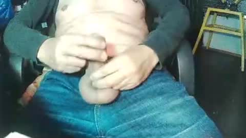 Snapshot of peterfantastic1 chatting on January 17, 2025, 12:10 am Pedrito online show from January 17, 2025, 12:10 am