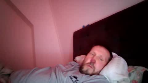 jelle online show from March 25, 2026, 12:44 pm